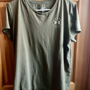 Under Armour Classic Tee in Olive Green